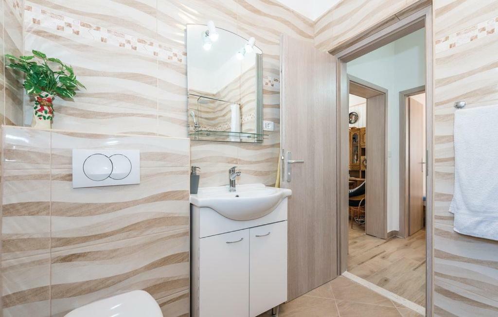 Holiday Home Gveric Vodice Esterno foto